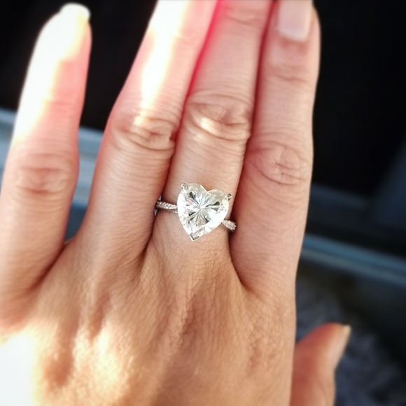 💎NEW💎 3.5 CARAT SIMULATED HEART DIAMOND RING - Picture 2 of 8